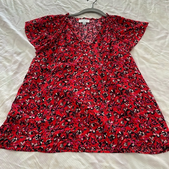 Evereve Tops - Evereve Flutter Sleeve Blouse Medium